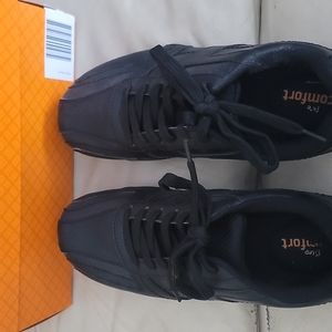 Safe T Step Boys size 8 dress shoes slightly used with box.